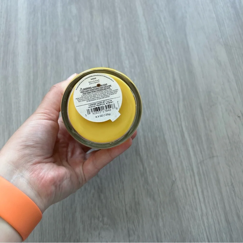 Tropical star fruit Yankee candle never lit